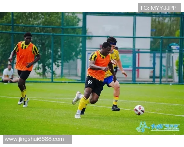 卷发足球明星大揭秘谁是绿茵场上的卷毛王者