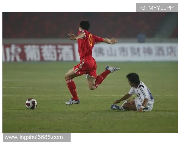 花式足球明星精彩表演瞬间集锦展现技艺与魅力的视觉盛宴